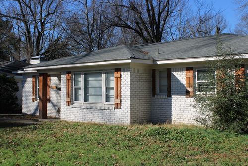 1673 S White Station Rd, Memphis, TN, 38117-7221 | Card Image