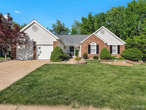 2061 Lost Meadow Dr, Saint Charles, MO, 63303-4425 | Card Image
