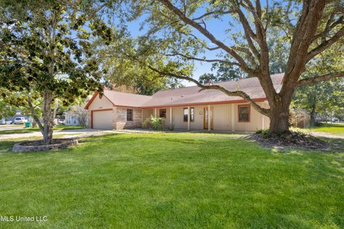 1001 Harbor Cv, Ocean Springs, MS, 39564-8504 | Card Image