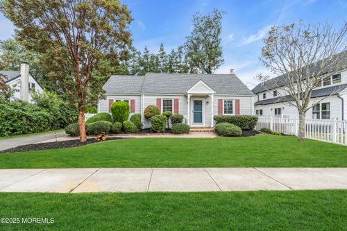 2 Schiverea Ave, Freehold, NJ, 07728-1825 | Card Image