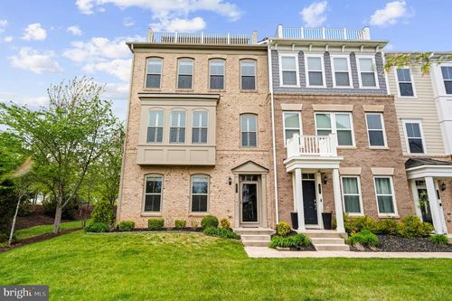 2011 Alder Ln, DUMFRIES, VA, 22026-3057 | Card Image