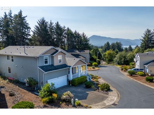 1605 Black Sands Way, Tillamook, OR, 97141-9828 | Card Image