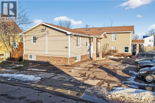 17 Cedar St, Moncton, NB, E1C7L1 | Card Image