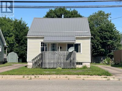 82 Albion St S, House other with 3 bedrooms, 1 bathrooms and null parking in Amherst NS | Image 1