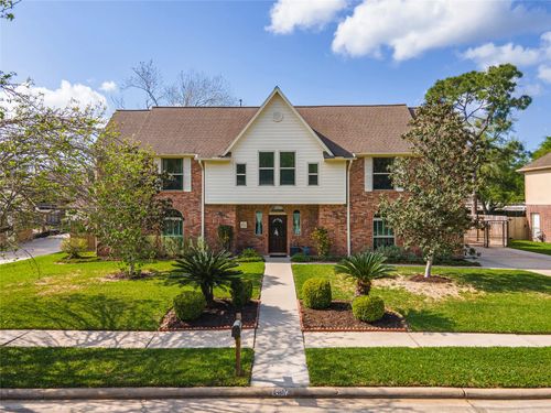 1407 W Castlewood Ave, Friendswood, TX, 77546-5252 | Card Image