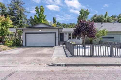 1918 Greeneich Avenue, Santa Rosa, CA, 95401 | Card Image