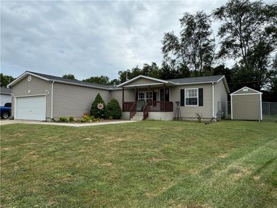 313 Se 44th Parkway, House other with 3 bedrooms, 2 bathrooms and null parking in Topeka KS | Image 1