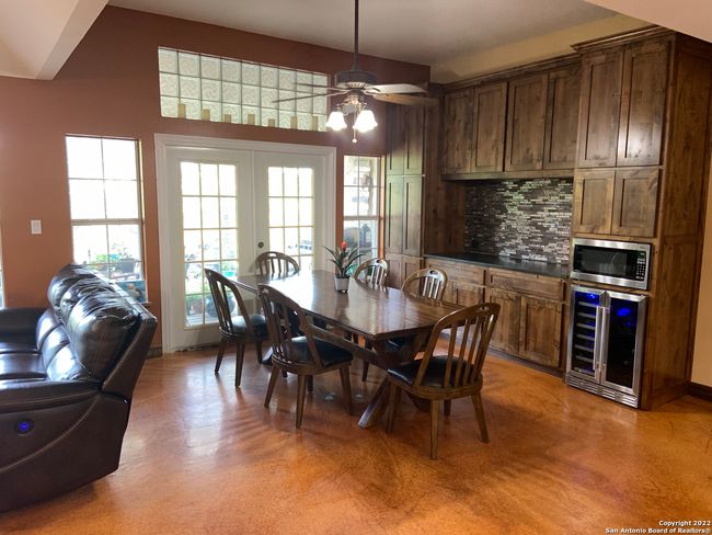 208 Scenic Mountain Dr, House other with 2 bedrooms, 3 bathrooms and null parking in Lakehills TX | Image 17