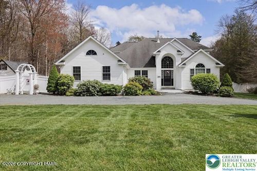 343 High Country Dr, Blakeslee, PA, 18610-7814 | Card Image