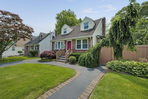 14 Covington St, Huntingtn Sta, NY, 11746-8406 | Card Image