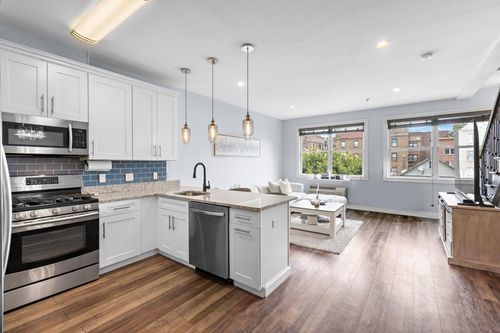 303-140 36th St, Union City, NJ, 07087-5570 | Card Image