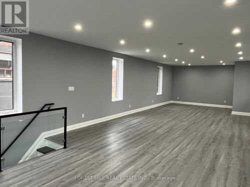 43A Argyle St, Toronto, ON, M6J1N7 | Card Image