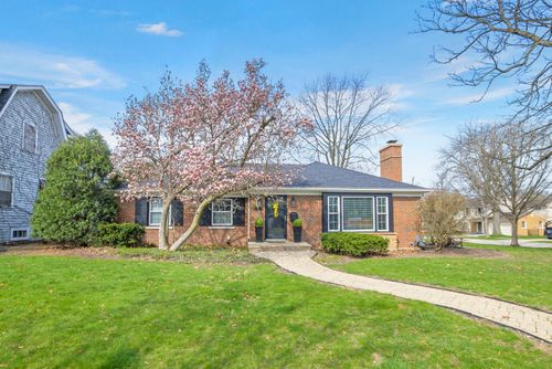 700 S Catherine Ave, La Grange, IL, 60525-2827 | Card Image
