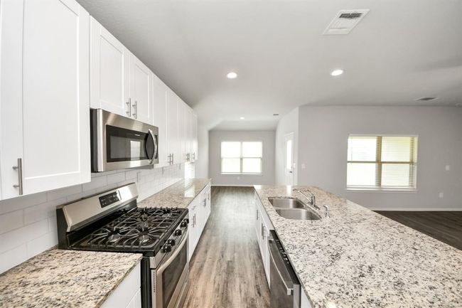 20715 Southern Woods Dr, House other with 4 bedrooms, 3 bathrooms and 2 parking in New Caney TX | Image 22