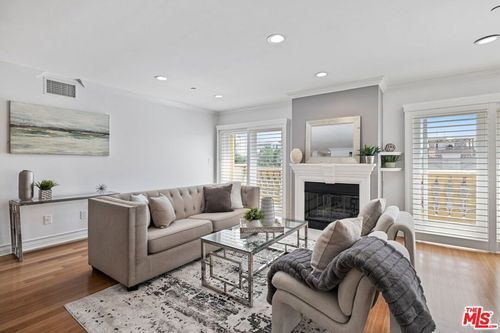 ph1-123 S Clark Dr, West Hollywood, CA, 90048-3210 | Card Image