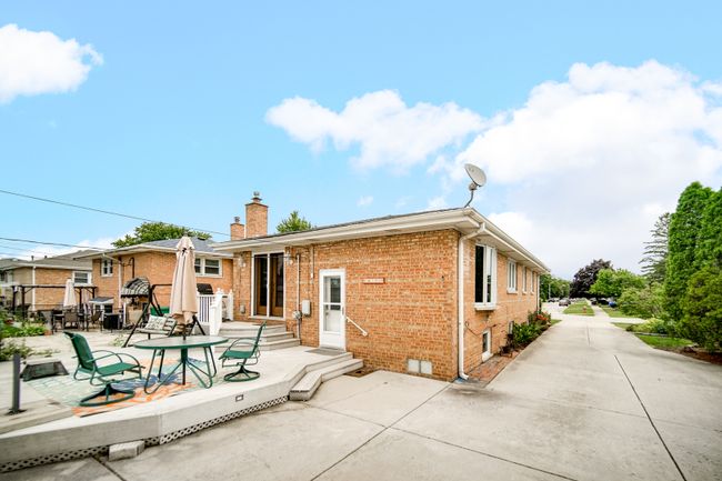 8148 Mayfield Ave, House other with 2 bedrooms, 2 bathrooms and 2 parking in Burbank IL | Image 20