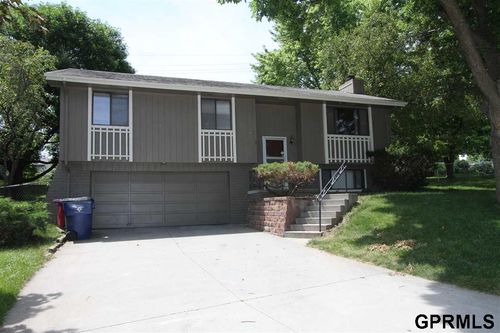 7910 Clover Ct, La Vista, NE, 68128-2706 | Card Image