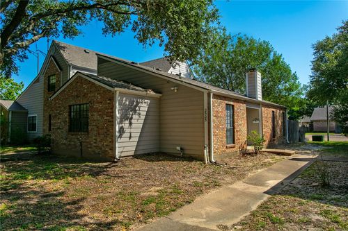 2505 Cross Timbers Dr, College Station, TX, 77840-5068 | Card Image