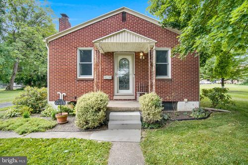 4401 York St, HARRISBURG, PA, 17111-5701 | Card Image