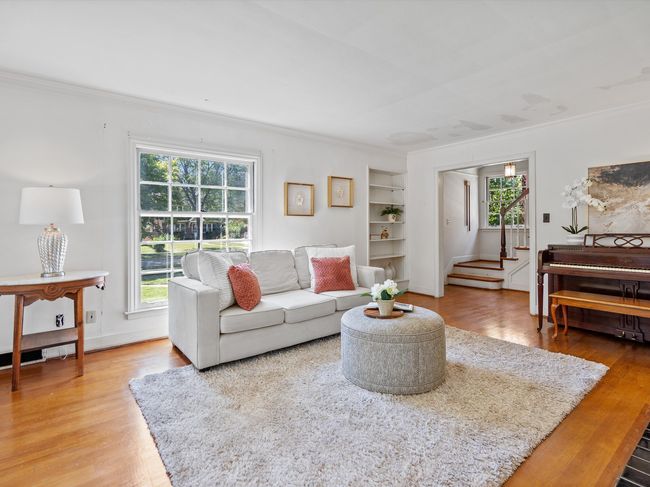 Living Room | Image 11