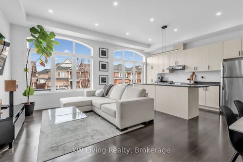 334 John Davis Gate, Stouffville, ON, L4A1X1 | Card Image