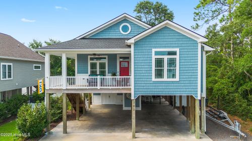 305 E Yacht Dr, Oak Island, NC, 28465-6648 | Card Image