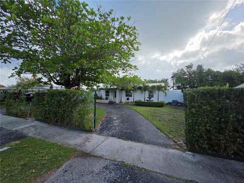 13825 Monroe St, Miami, FL, 33176-6242 | Card Image
