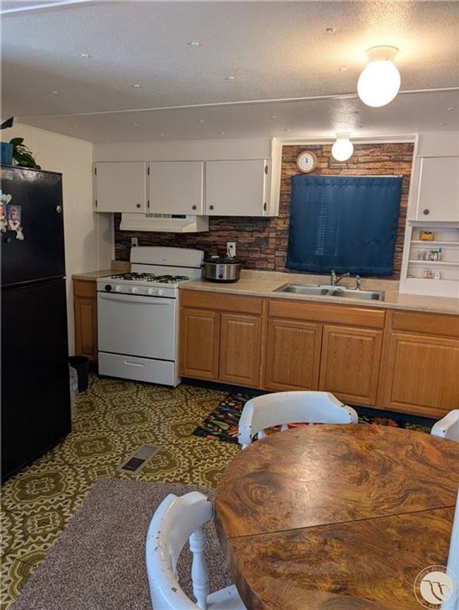 TRAILOR-8 - 1600 W 3 Rd. St. W., House other with 2 bedrooms, 1 bathrooms and null parking in Roundup MT | Image 13