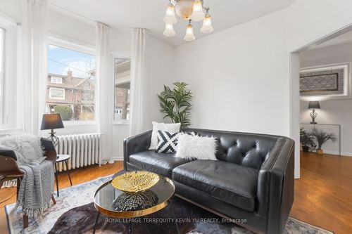 23 Kenneth Ave, Toronto, ON, M6P1J1 | Card Image