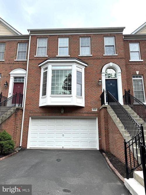 4031 Quiet Creek Dr, FAIRFAX, VA, 22033-2888 | Card Image