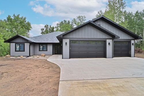 16 Deblock Dr, Crosby, MN, 56441-1001 | Card Image