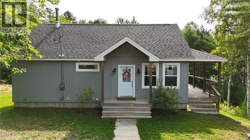 135 Pine Point Rd, Dufferin Charlotte Co, NB, E3L0G7 | Card Image