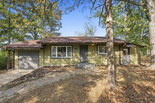 292 Lakeside Dr, Forsyth, MO, 65653-5537 | Card Image