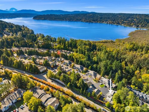 18544 Ne 57th St, Redmond, WA, 98052-6111 | Card Image