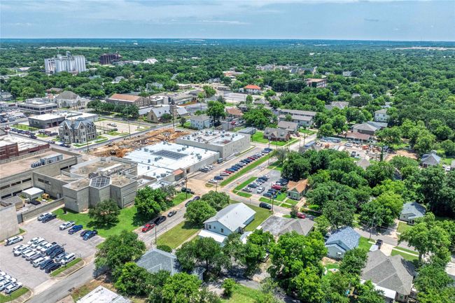 220 S Elm St, Home with 0 bedrooms, 0 bathrooms and null parking in Sherman TX | Image 17