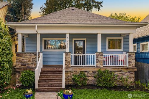 6067 6th Ave Ne, Seattle, WA, 98115-6519 | Card Image