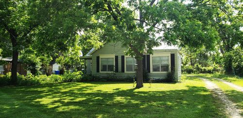 2105 North Dr, Taylor, TX, 76574-5376 | Card Image