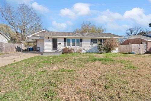 2318 Circle Dr, Jonesboro, AR, 72401-5840 | Card Image