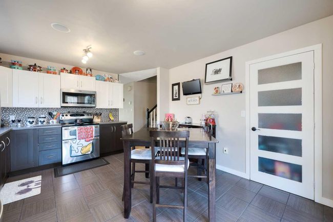 131 Macewan Meadow Way Nw, House other with 3 bedrooms, 3 bathrooms and 5 parking in Calgary AB | Image 8