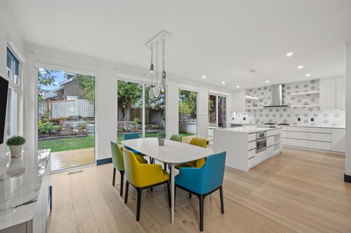 15497 Rosemary Heights Cres, Surrey, BC, V3Z0K2 | Card Image