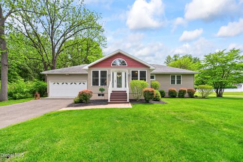 17 North Street, Bethlehem, NY, 12054 | Card Image