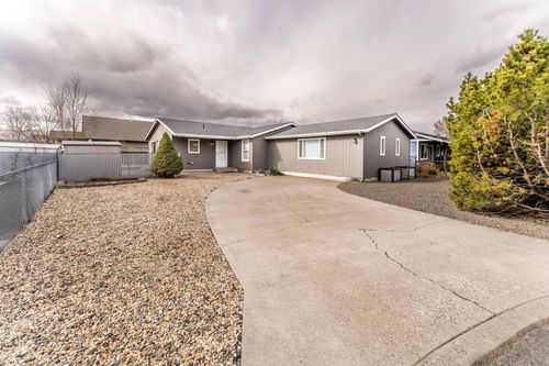 961 Se Algonquian Ct, Prineville, OR, 97754-2701 | Card Image