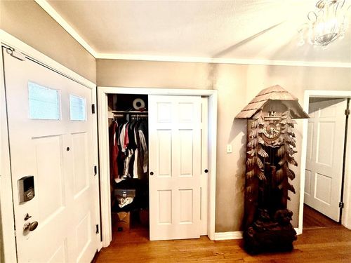 802 S 12th St, Chickasha, OK, 73018-4218 | Card Image