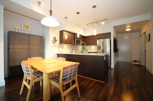 209-5682 Wharf Ave, Sechelt, BC, V7Z0J3 | Card Image