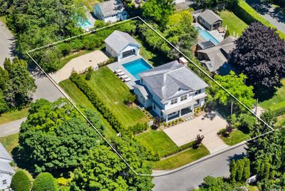 30 Bellows Lane, House other with 5 bedrooms, 6 bathrooms and null parking in Southampton NY | Image 1