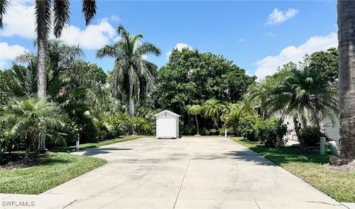 1076 Diamond Lake Cir, NAPLES, FL, 34114-9211 | Card Image