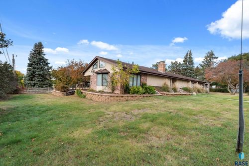 825 N Grant St Street, Canton, SD, 57013-1356 | Card Image