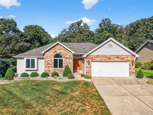 817 Lauralee Dr, O Fallon, MO, 63366-2152 | Card Image