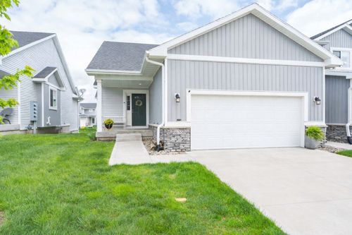 9655 Crowning Dr, West Des Moines, IA, 50266-5054 | Card Image