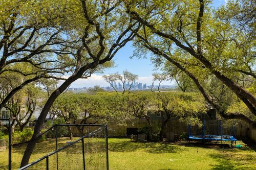 205 Mcconnell Dr, West Lake Hills, TX, 78746-4432 | Card Image